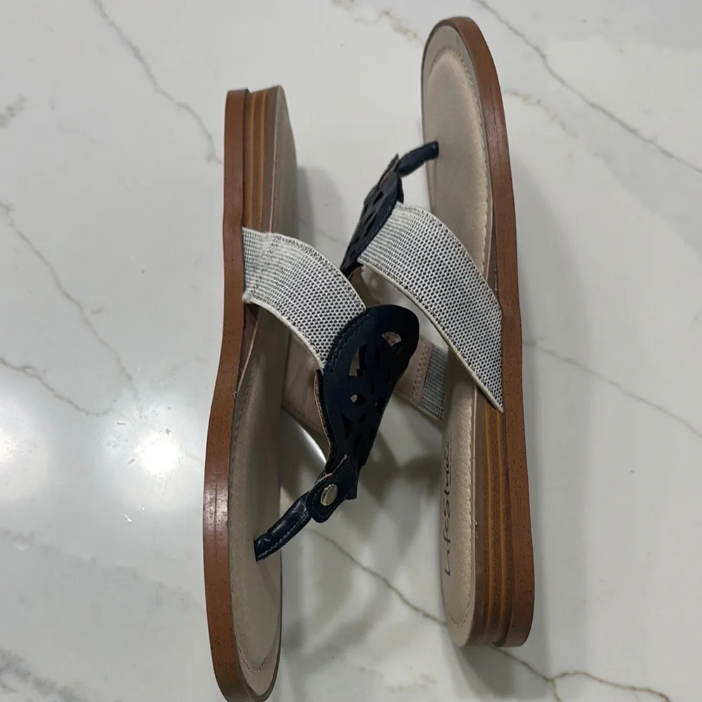 Life Stride Women's Black and Cream Sandals
